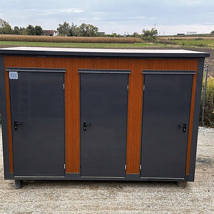 Contenedor Sanitario 3 Cabinas – WC, Lavabo y Calentador Integrados para Obras y Eventos